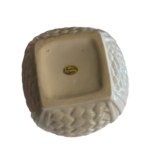 White Ceramic Basket w/ Puppies Dog Planter Succulents Candy Bowl Sponge Holder - Picture 8 of 9